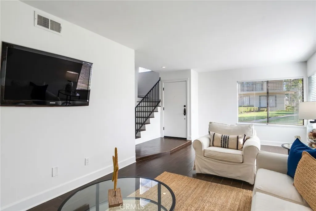 1517 Camelot, Corona, California 92882 home-pic-4