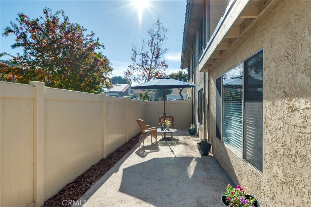 1517 Camelot, Corona, California 92882 home-pic-21