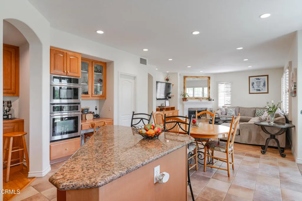 3751 N Hollingsworth Road, Altadena, California 91001 home-pic-15