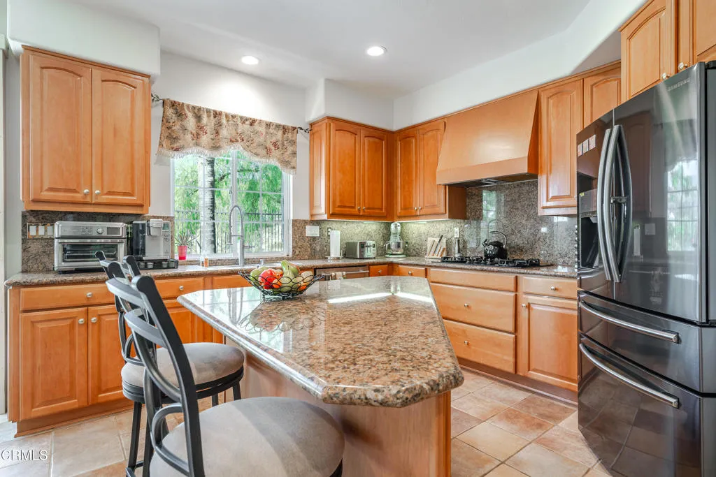 3751 N Hollingsworth Road, Altadena, California 91001 home-pic-13