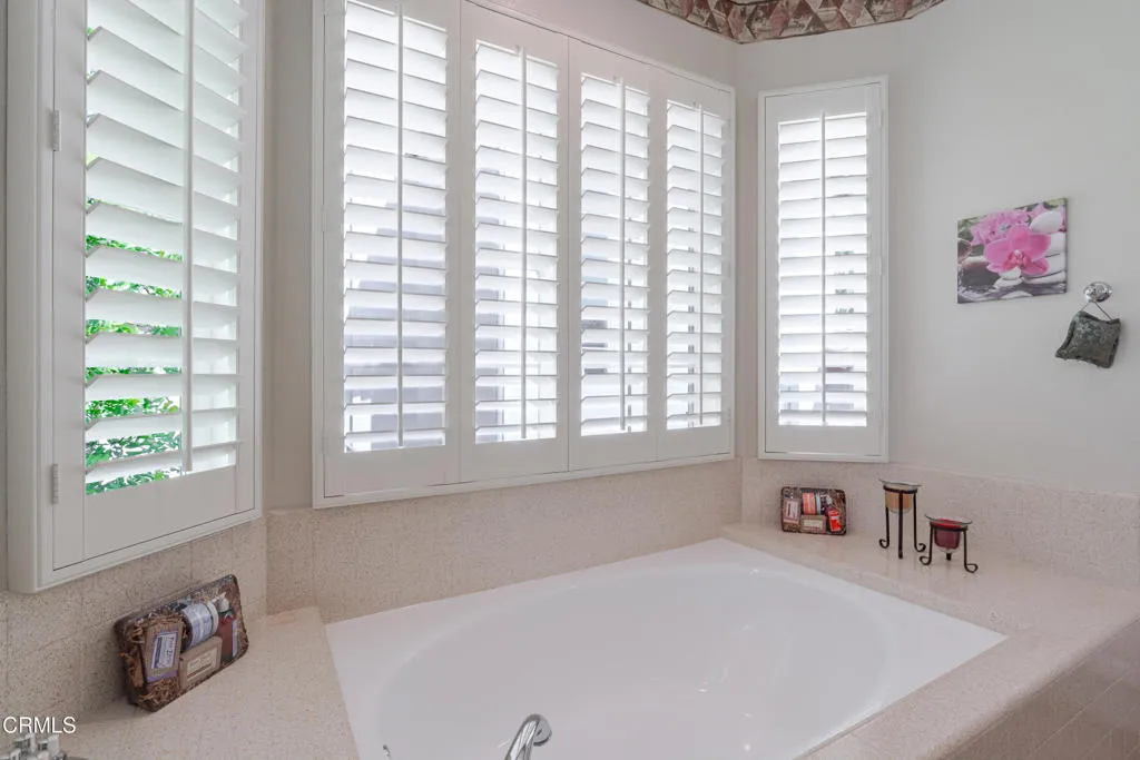 3751 N Hollingsworth Road, Altadena, California 91001 home-pic-26