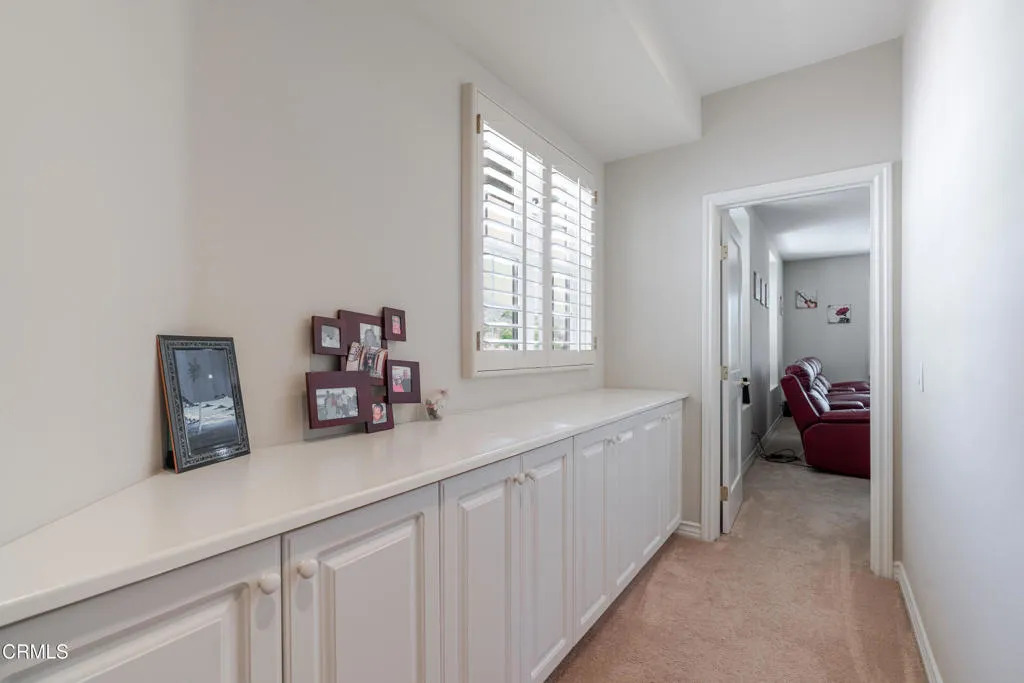 3751 N Hollingsworth Road, Altadena, California 91001 home-pic-32