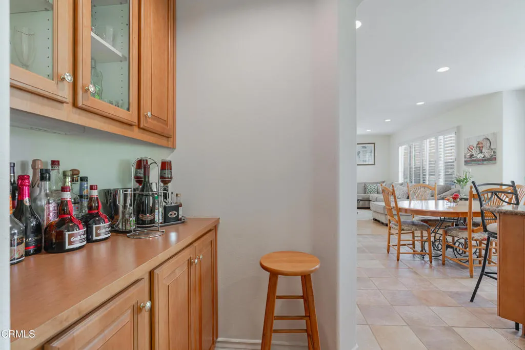 3751 N Hollingsworth Road, Altadena, California 91001 home-pic-12
