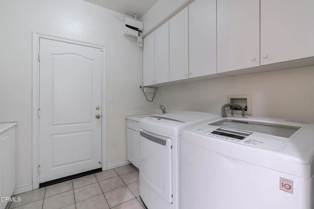 3751 N Hollingsworth Road, Altadena, California 91001 home-pic-18