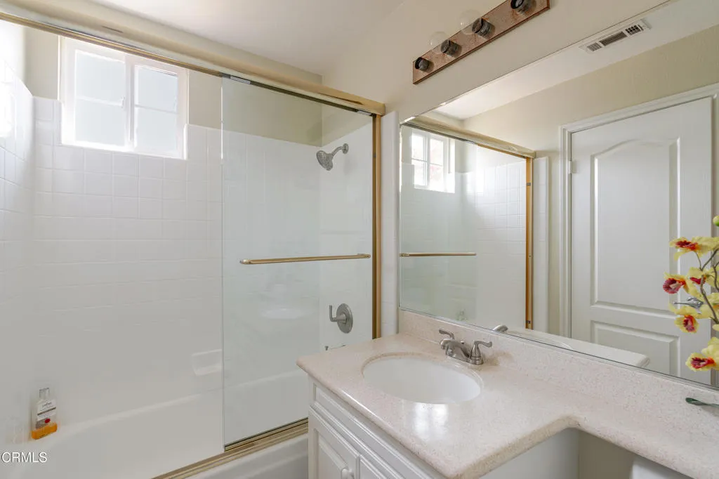 3751 N Hollingsworth Road, Altadena, California 91001 home-pic-35