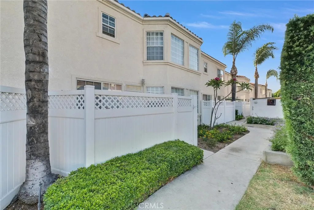 19555 E Cypress Street P, Covina, California 91724 home-pic-3