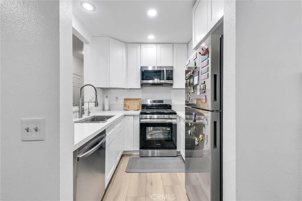 19555 E Cypress Street P, Covina, California 91724 home-pic-9