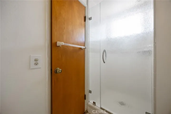 SHOWER IN PRIMARY SUITE