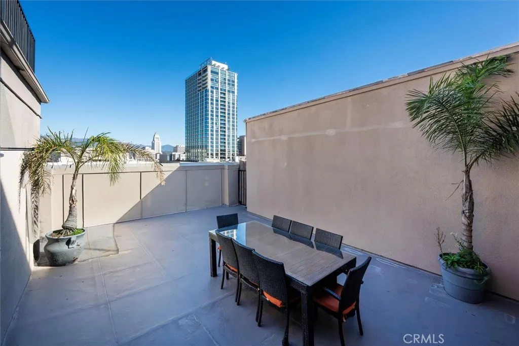 312 W 5th 907, Los Angeles, California 90013 home-pic-21