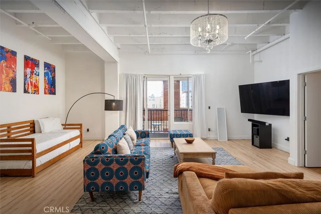 312 W 5th 907, Los Angeles, California 90013 home-pic-7
