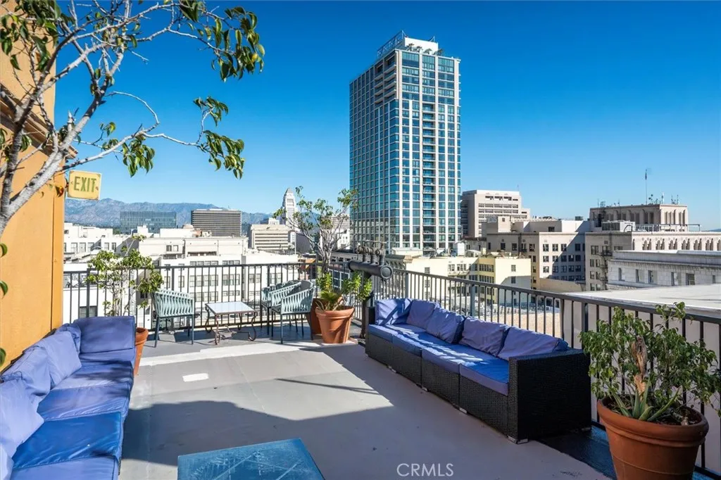 312 W 5th 907, Los Angeles, California 90013 home-pic-23