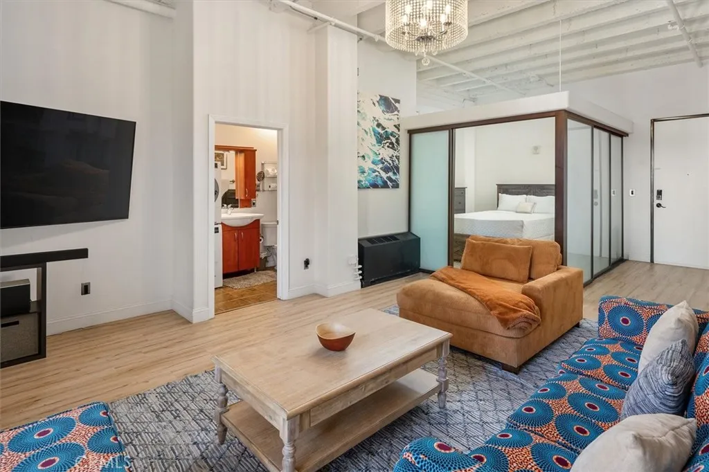 312 W 5th 907, Los Angeles, California 90013 home-pic-4