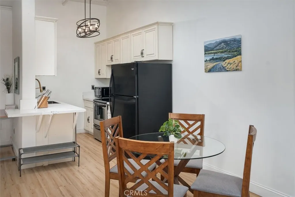 312 W 5th 907, Los Angeles, California 90013 home-pic-11