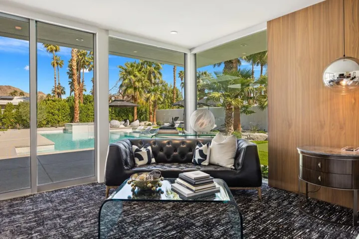 Primary suite (bedroom 1)