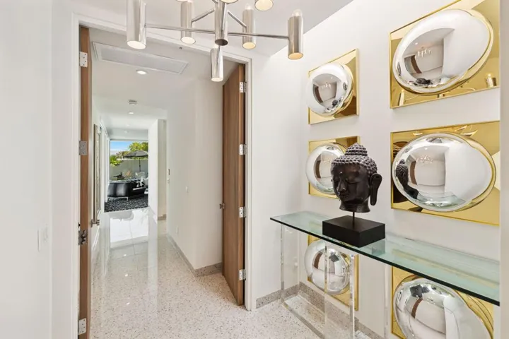 Formal entrance to primary suite