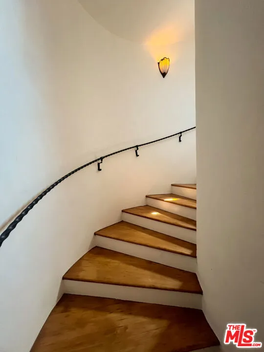 3105 Ledgewood Drive, Los Angeles, California 90068 home-pic-4