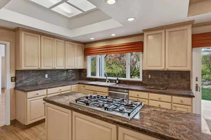 860 Monte Rosa Drive, Menlo Park, California 94025