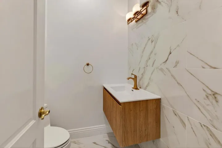 860 Monte Rosa Drive, Menlo Park, California 94025