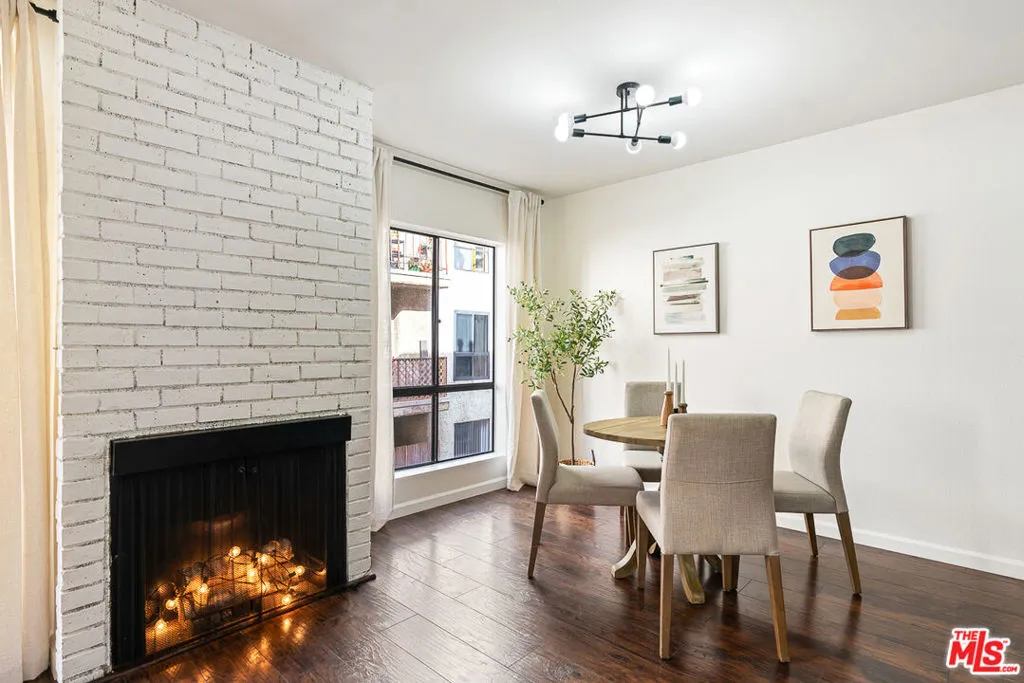 1750 Camino Palmero Street 442, Los Angeles, California 90046 home-pic-4