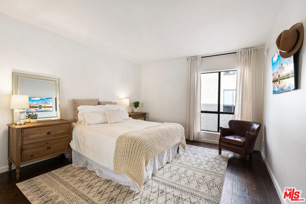 1750 Camino Palmero Street 442, Los Angeles, California 90046 home-pic-12