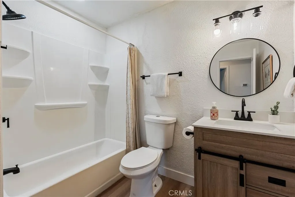 12850 Lakota Rd, Apple Valley, California 92308 home-pic-22