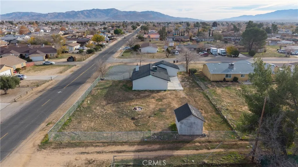 12850 Lakota Rd, Apple Valley, California 92308 home-pic-40