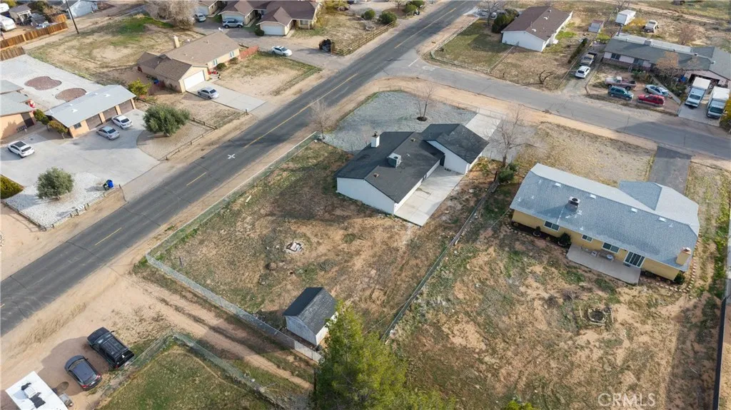 12850 Lakota Rd, Apple Valley, California 92308 home-pic-39