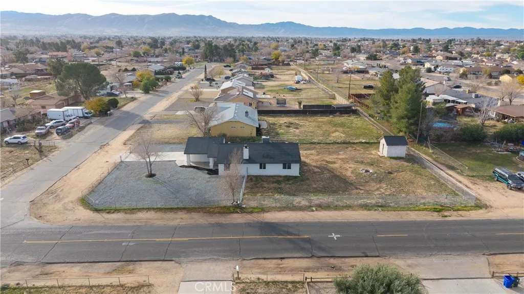 12850 Lakota Rd, Apple Valley, California 92308 home-pic-43