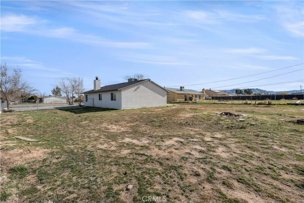 12850 Lakota Rd, Apple Valley, California 92308 home-pic-34