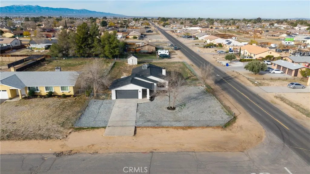 12850 Lakota Rd, Apple Valley, California 92308 home-pic-41