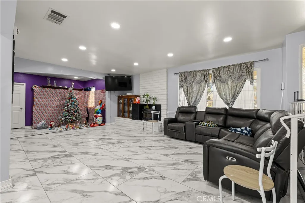 9164 Quincy Avenue, Hesperia, California 92345 home-pic-12