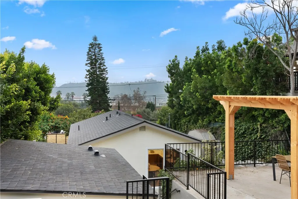 1153 Isabel, Los Angeles, California 90065 home-pic-30