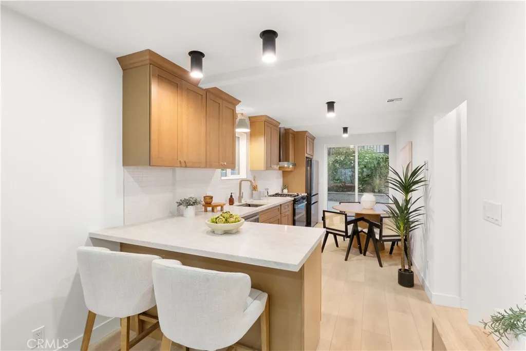 1153 Isabel, Los Angeles, California 90065 home-pic-11