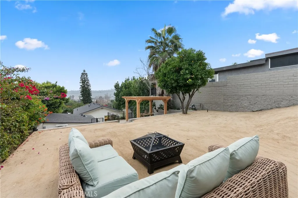 1153 Isabel, Los Angeles, California 90065 home-pic-28