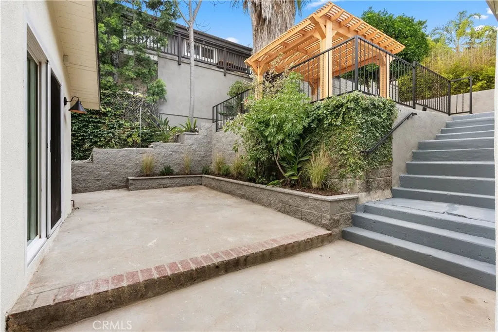 1153 Isabel, Los Angeles, California 90065 home-pic-23