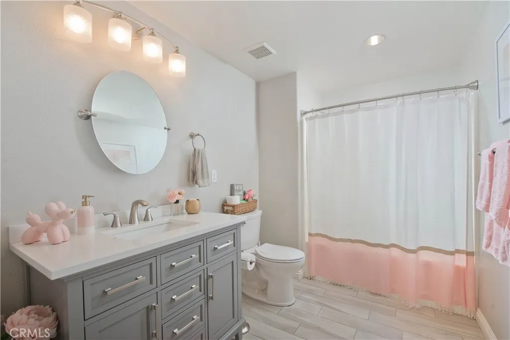 16479 W Nicklaus 124, Sylmar, California 91342 home-pic-17