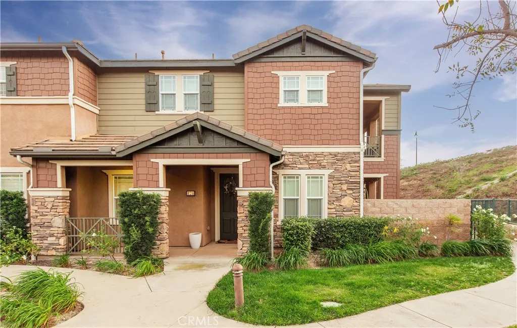 16479 W Nicklaus 124, Sylmar, California 91342 home-pic-1