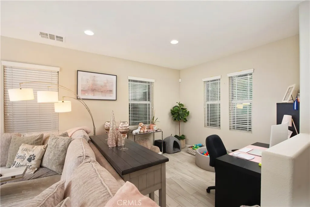 16479 W Nicklaus 124, Sylmar, California 91342 home-pic-5