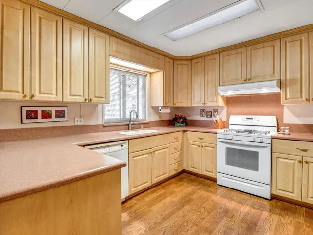 08-73549 Algonquin Pl-8