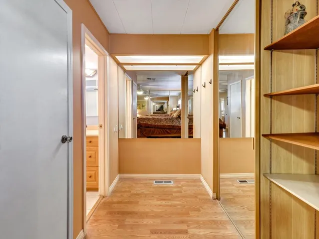 21-73549 Algonquin Pl-21