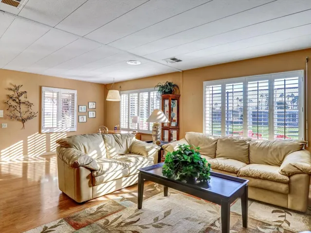 31-73549 Algonquin Pl-31