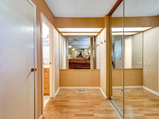 20-73549 Algonquin Pl-20