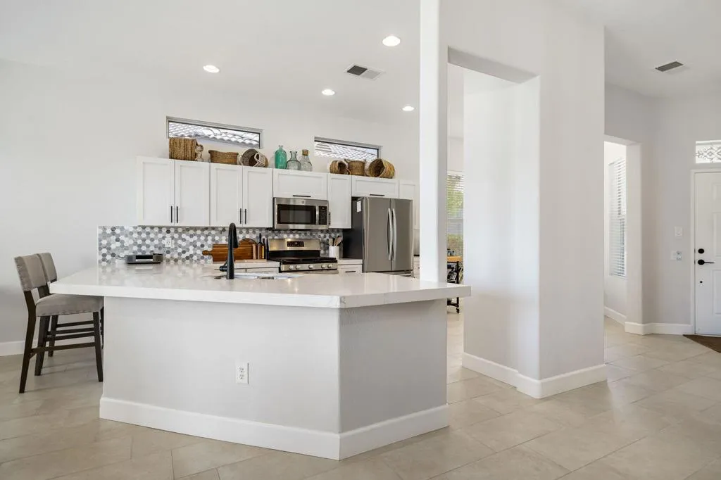 80418 Portobello Drive, Indio, California 92201 home-pic-9