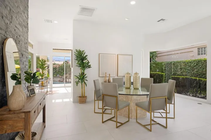 Dining room (2)