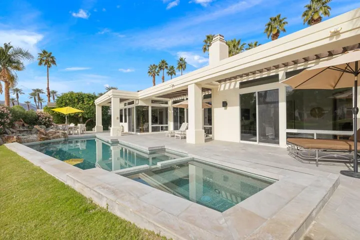 Backyard pool spa (2)