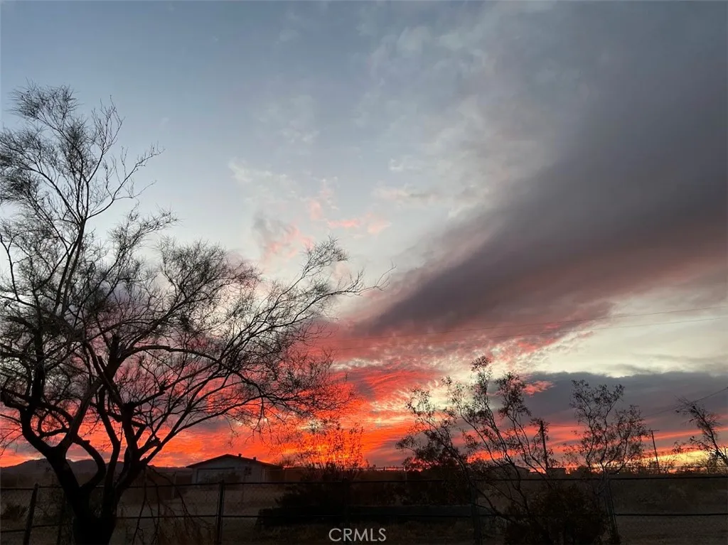 4675 Kickapoo Trail, Landers, California 92285 home-pic-14