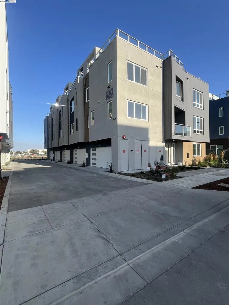 2180 Barnes Wharf Lane, Alameda, California 94501 home-pic-2