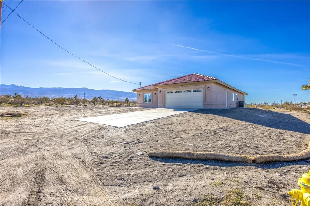 11788 Buckwheat, Pinon Hills, California 92371 home-pic-5