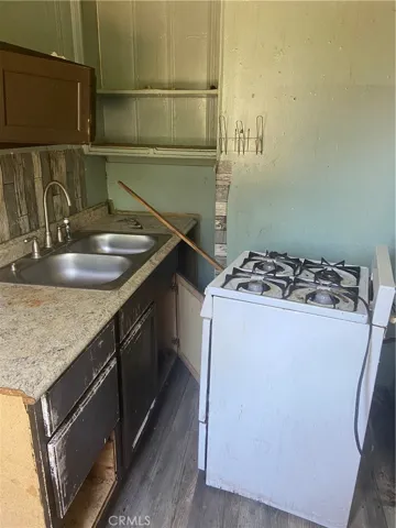 12116 S Willowbrook, Compton, California 90222