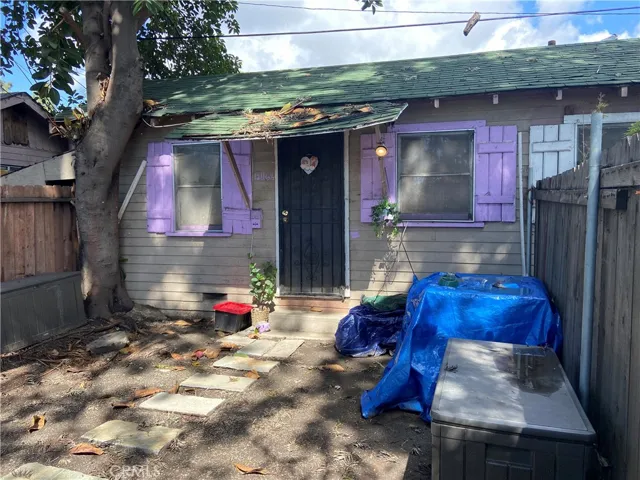12116 S Willowbrook, Compton, California 90222